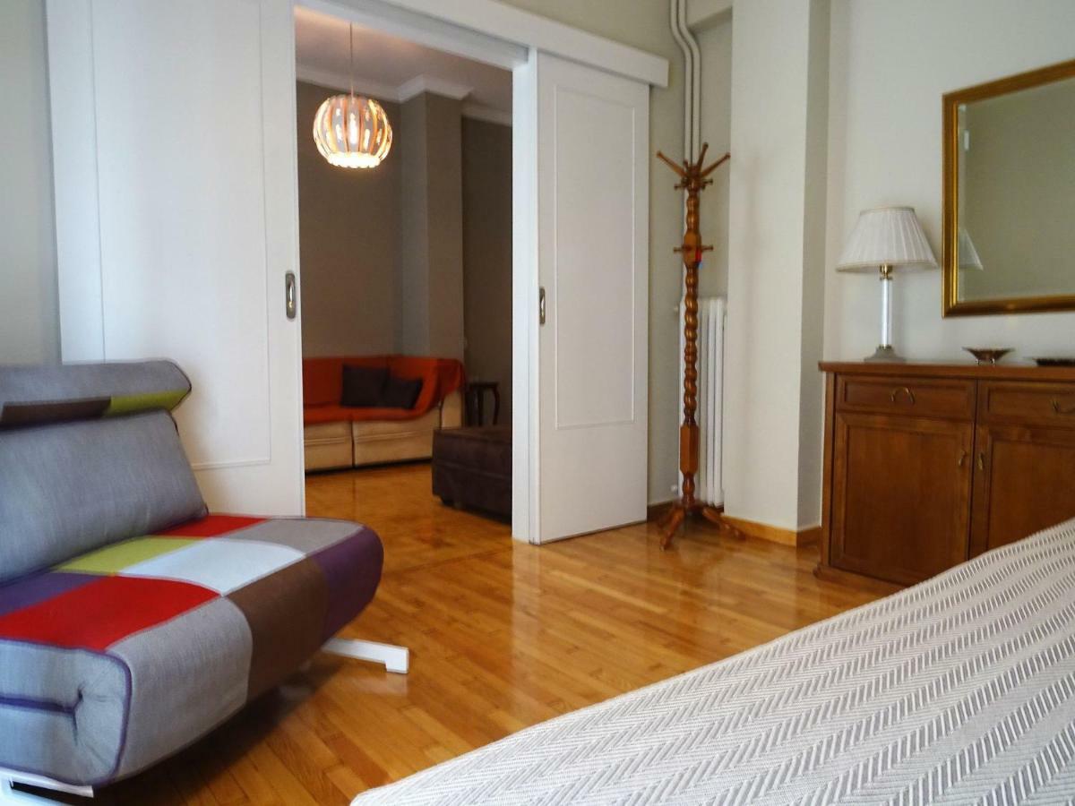 Chic Central Apartment In Evangelismos Metro Station Athens Exterior photo